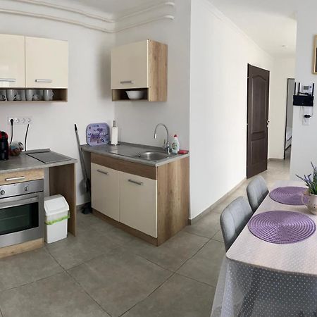 Lavender Garden Apartment Debrecen Buitenkant foto